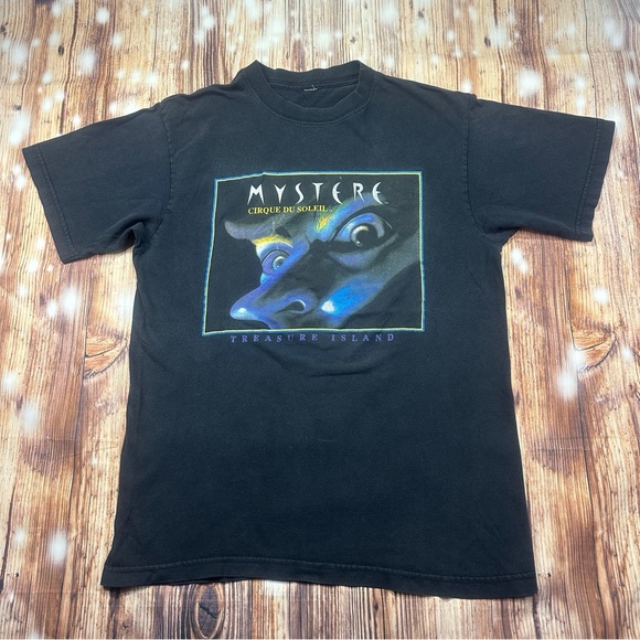 Vintage Mystere Cirque du Soleil Treasure Island T- Shirt - Picture 1 of 9